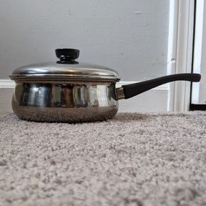 Vintage Regal Ware 2QT Sauce Pot with 3 Egg Poach